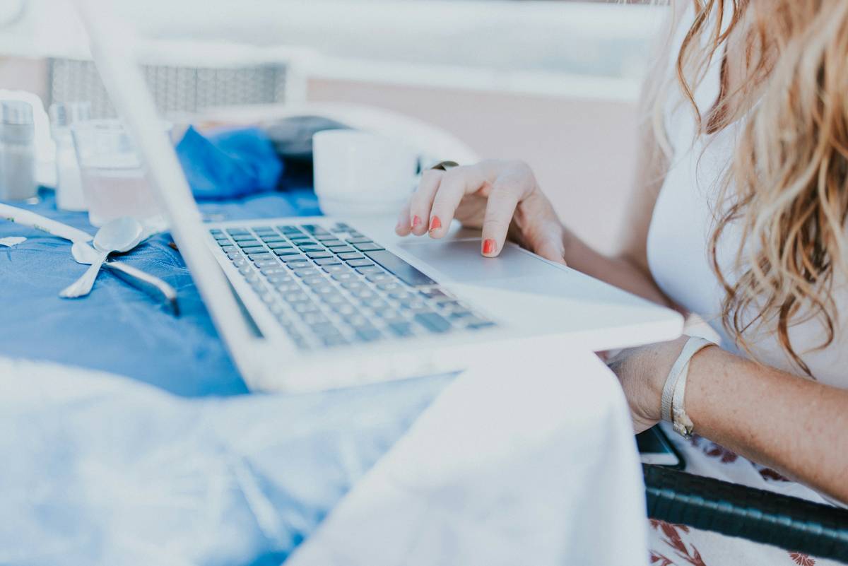 Online Course Creator: 7 Proven Tips to Avoid Costly Digital Nomad Mistakes