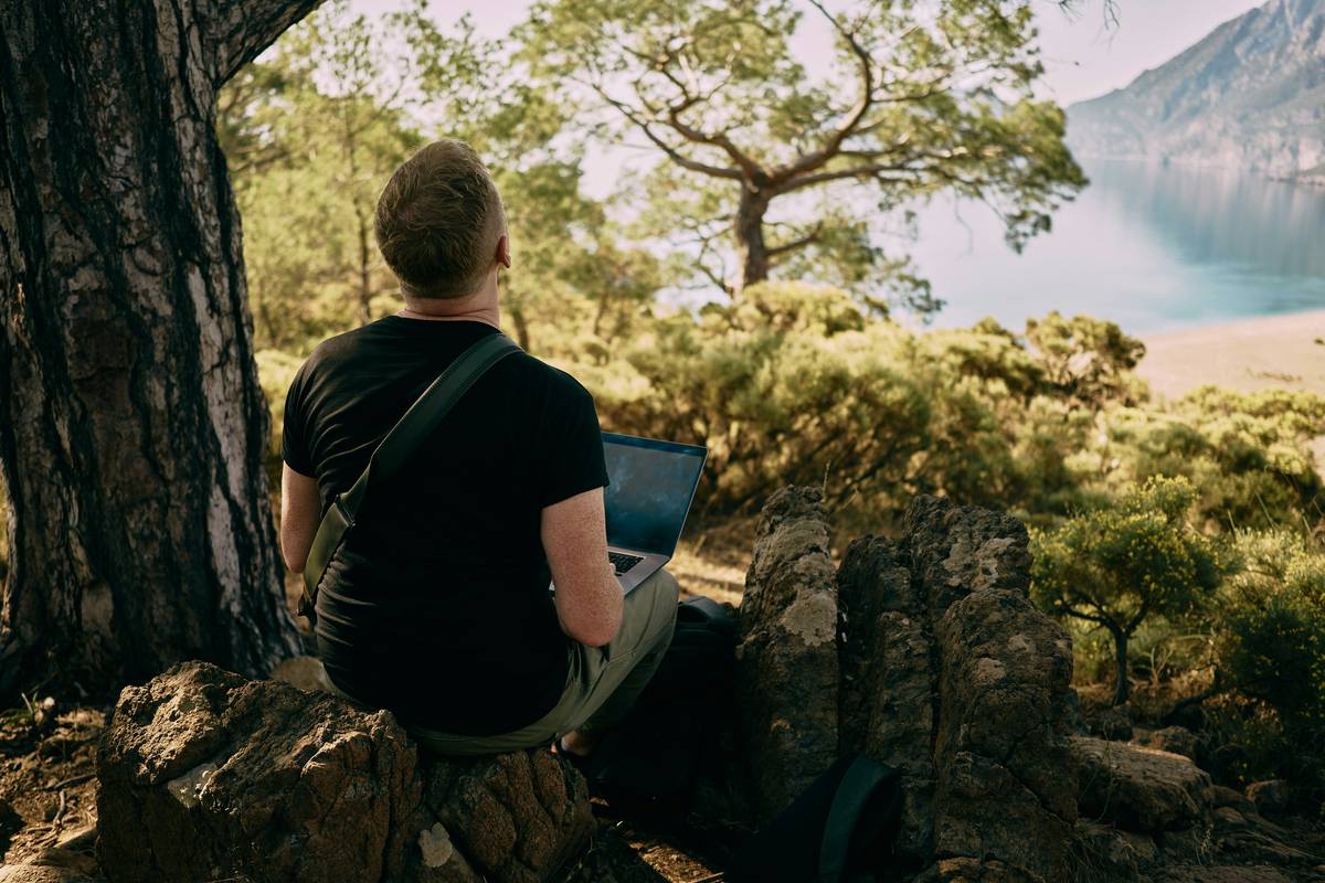 WordPress Developer: 7 Proven Ways to Avoid Costly Digital Nomad Mistakes